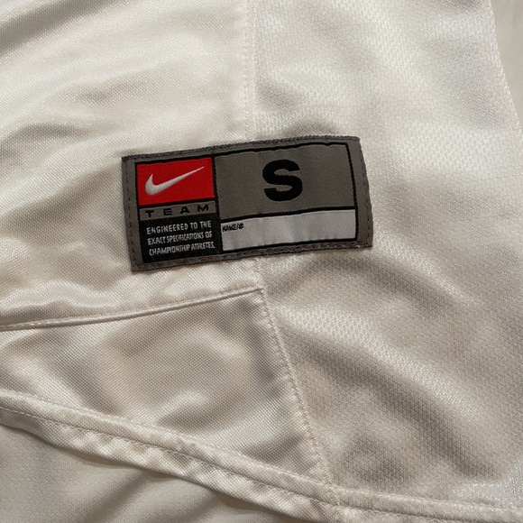 Women’s white Nike shirt - Picture 4 of 6